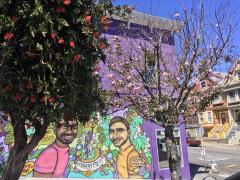 [Photo : Fresque murale mariage gay Castro San Francisco]