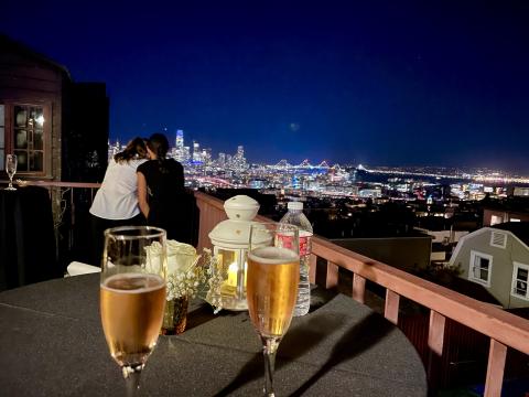 Bar avec vue sur la baie de San Francisco